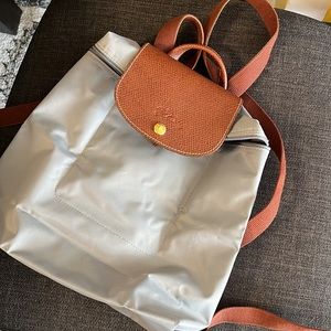gray longchamp le pliage backpack